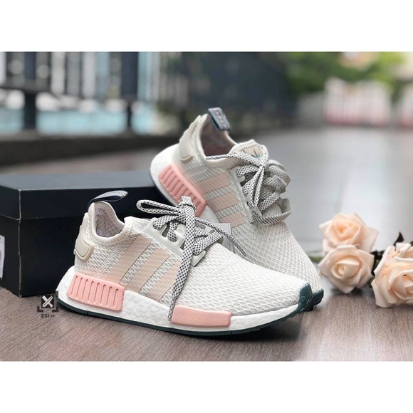 adidas nmd cloud white pink